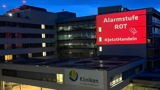 Kliniken im Allgäu machen bei Aktionstag Alarmstufe Rot mit | AllgäuHIT