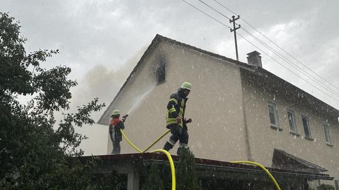 Nach Blitzeinschlag: Brand in Einfamilienhaus im Unterallgäu | AllgäuHIT