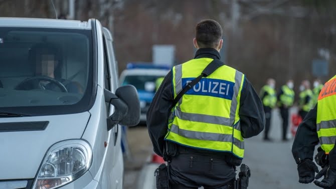 Acht Verstöße bei Kontrolle der Grenzpolizei Lindau | AllgäuHIT