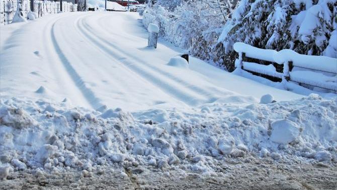 Starker Schneefall im Allgäu führt zu Ausfällen im ÖPNV | AllgäuHIT
