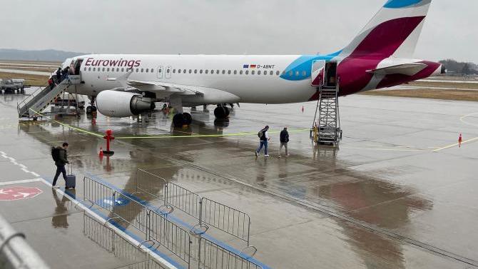 Wegen Streiks: Flughafen Memmingen fertig Flüge aus Stuttgart ab | AllgäuHIT