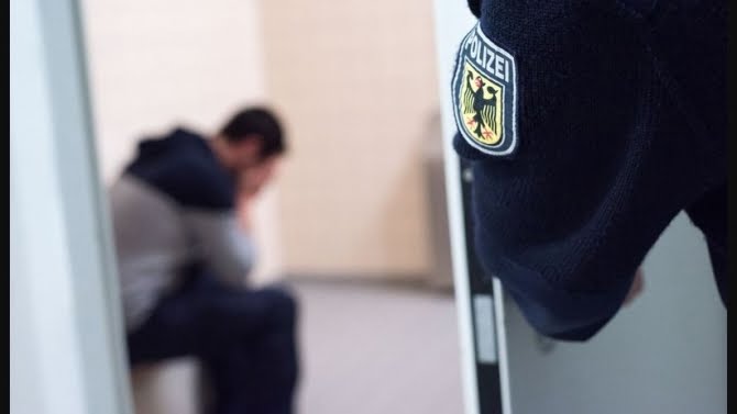 Streit in Memminger Club eskaliert: Rund 20 Polizisten im Einsatz | AllgäuHIT