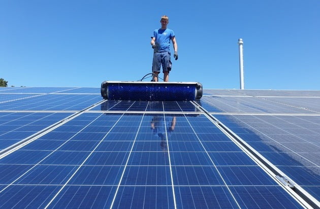 Jens Geisler: Die regelmäßige Reinigung der Solaranlage beschert Eigenheimbesitzern ...