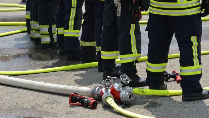 Feuer durch weggeworfene Zigarette in Lindau | AllgäuHIT