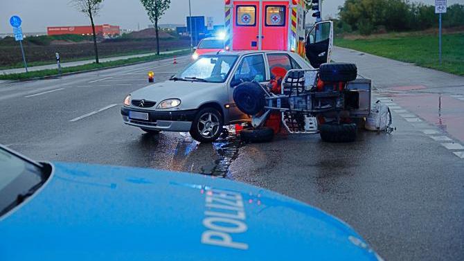 Quadfahrer verletzt sich schwer bei Verkehrsunfall bei Memmingen | AllgäuHIT