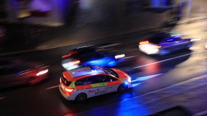 Verkehrsunfall zwischen Notarztfahrzeug und Pkw in Mindelheim | AllgäuHIT